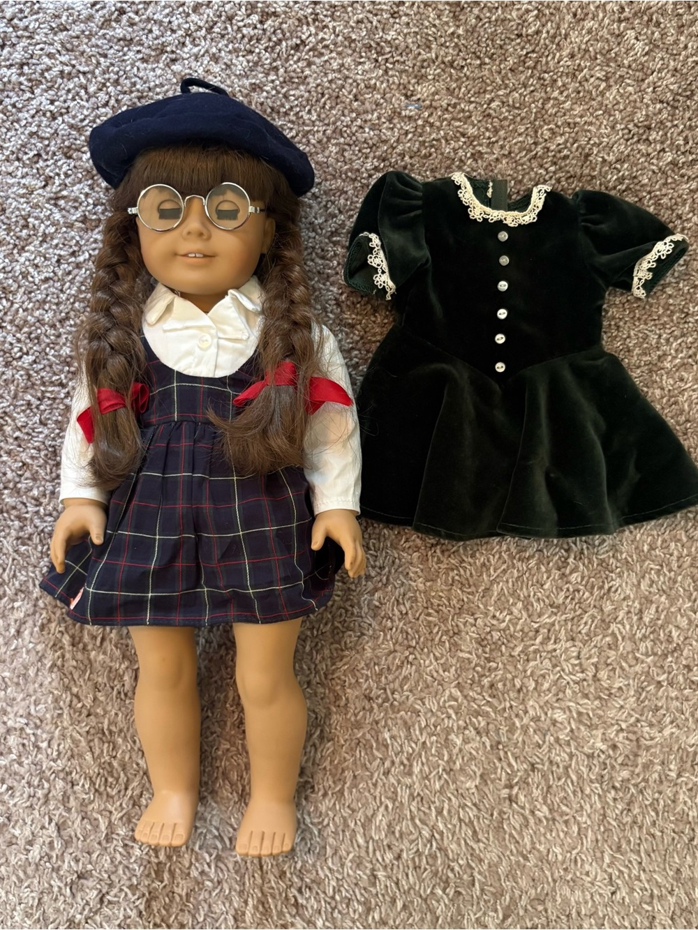 American Girl Molly Doll - Picture 2 of 9